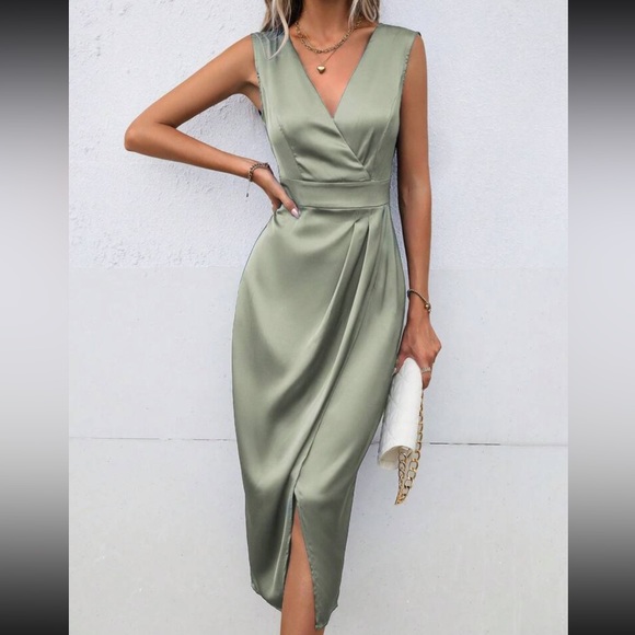 Luxe solid wrap hem satin dress - Picture 4 of 8